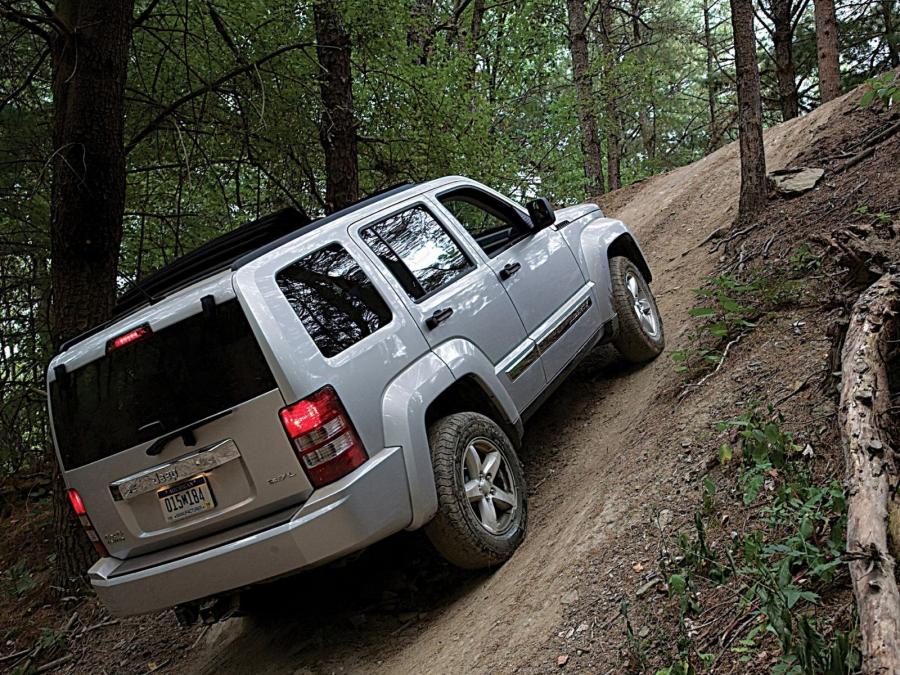  Jeep Liberty 2007 года  (фото 3 из 25)